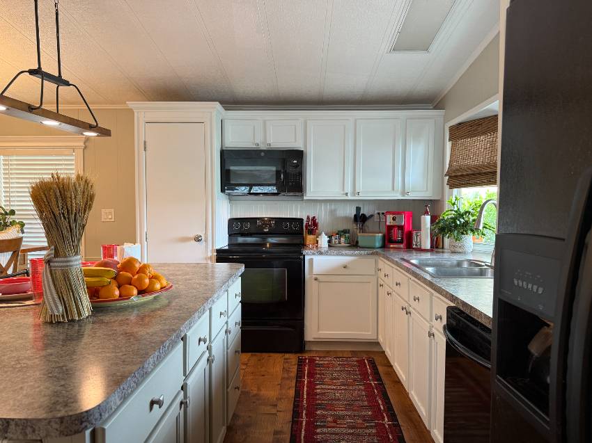 8108 Lakeview Dr N a Ellenton, FL Mobile or Manufactured Home for Sale